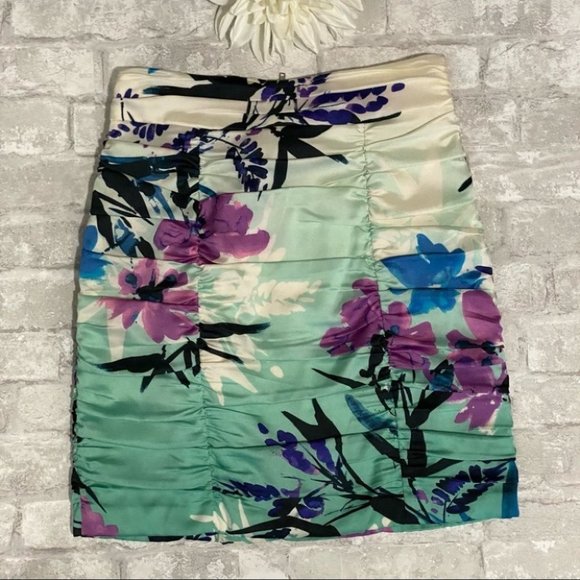 NWT Le Chateau Multicolour Floral Mini Skirt - Picture 7 of 15